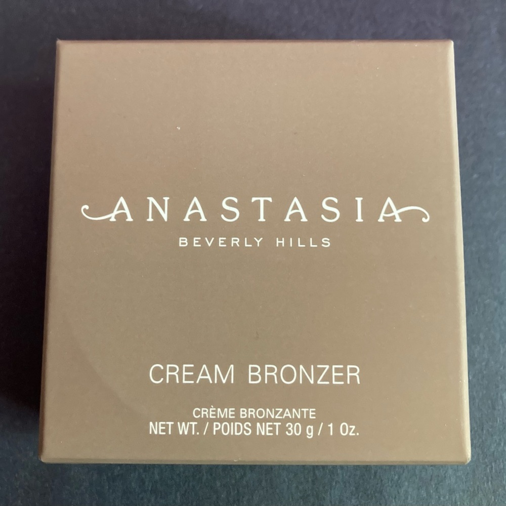Anastasia Beverly Hills Cream Bronzer in Amber